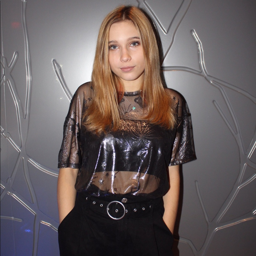 See through black planet top